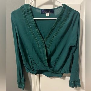 Crop top long sleeve shirt